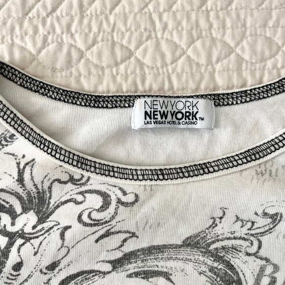 Vtg Y2K New York Hotel Graphic Tee Statue of Liberty Sz M 2000s Cyber Streetwear - Picture 7 of 7